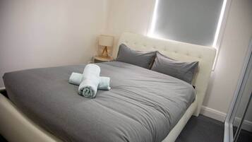 3 bedrooms, iron/ironing board, free WiFi, bed sheets
