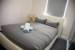 3 多间卧室、熨斗/熨衣板、免费 WiFi、��床单