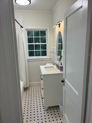 Towels, soap, shampoo, toilet paper