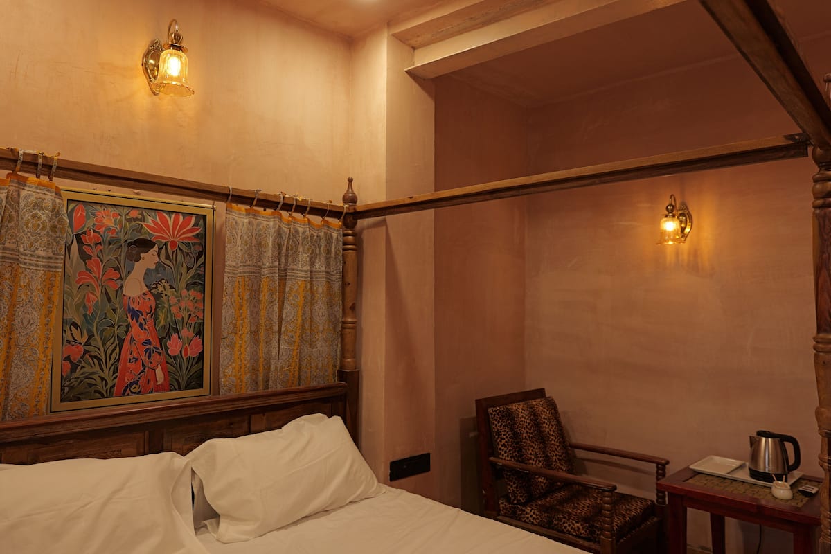 Luxury Double Room, City View | Laptop workspace, iron/ironing board, free WiFi