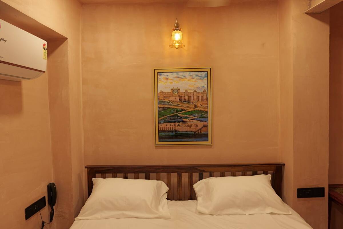 Deluxe Double Room, City View | Laptop workspace, iron/ironing board (on request), WiFi (free)