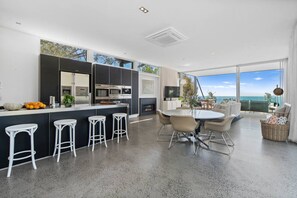 Dining - Skyfall - High Above McCrae (McCrae)