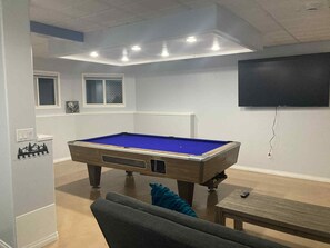 Games room - Hinton Mountain House (Hinton)