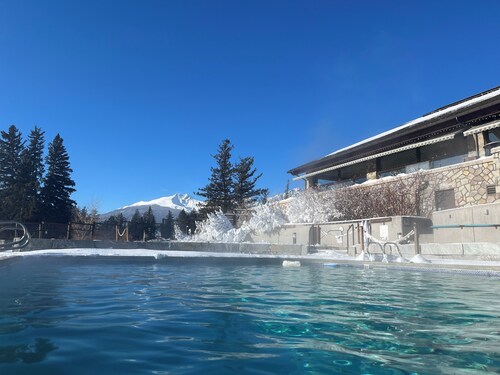 Hinton Mountain House