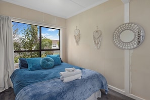 5 عدّة غرف نوم ومكواة/لوح كي وواي فاي وملاءات أسرّة