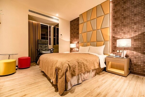 Blackout drapes, free WiFi - Eusta Motel (Taichung)