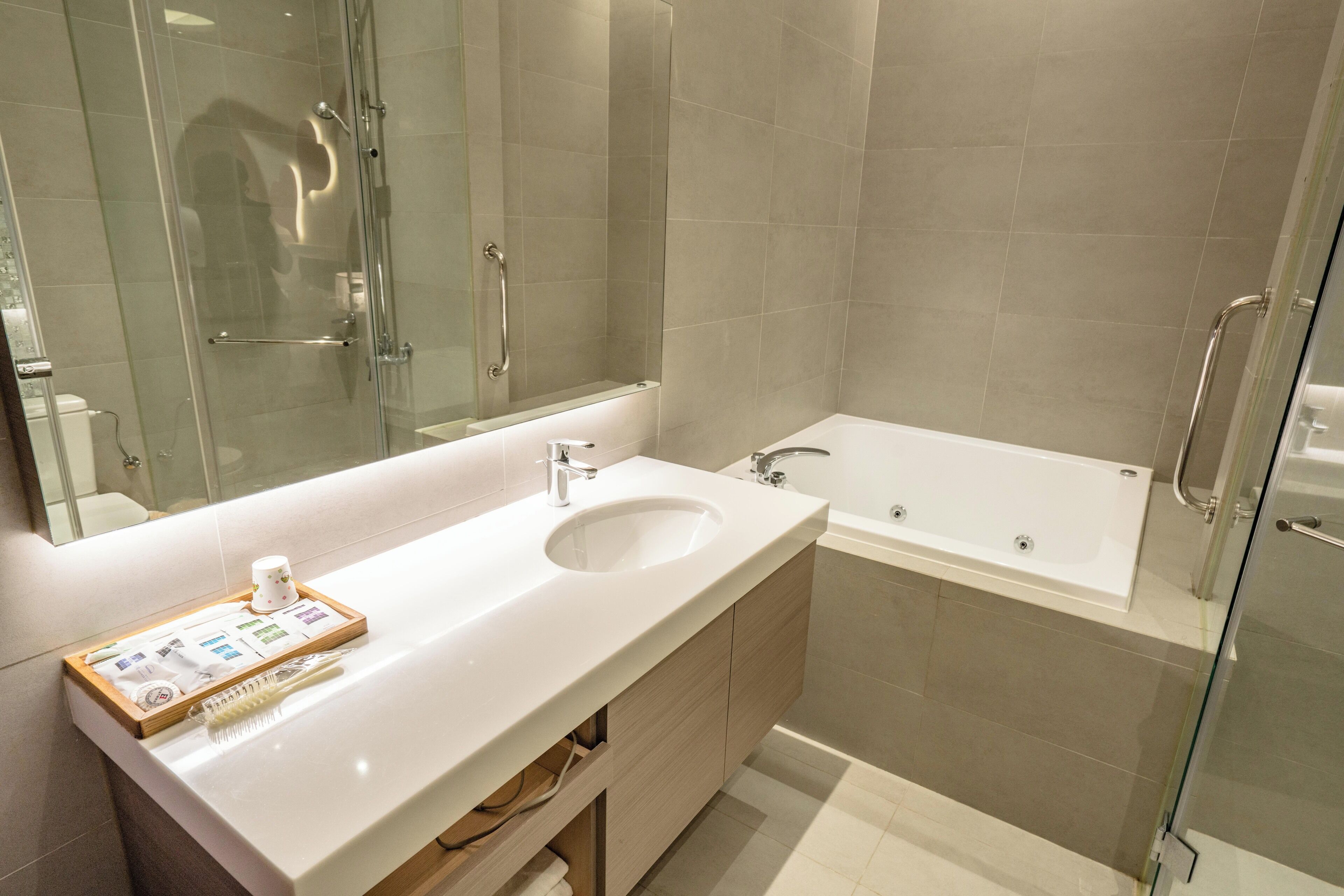 Phòng đôi Superior | Phòng tắm | Dép đi trong nhà 