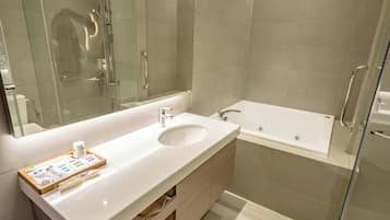 Phòng đôi Superior | Phòng tắm | Dép đi trong nhà