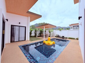 Indoor pool - Goldena Residence Pool Villas (Kamala)
