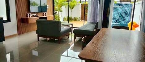 Villa, 3 Bedrooms, Mountain View | In-room dining