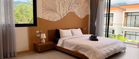 Villa, 3 soverom, fjellutsikt | Safe på rommet, skrivebord, blendingsgardiner og lydisolert