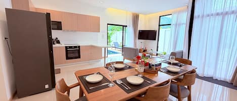 Family Villa, 5 Bedrooms, Mountain View | Living area