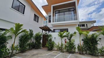 家庭別墅, 5 間臥室, 山景 | 客房內保險箱、書桌、遮光布/窗簾、隔音