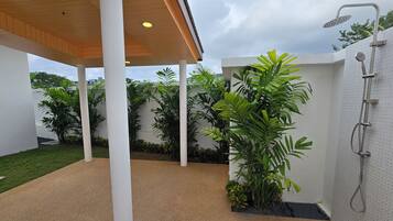 家庭別墅, 5 間臥室, 山景 | 客房內保險箱、書桌、遮光布/窗簾、隔音