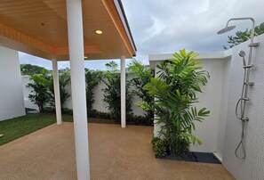 家庭別墅, 5 間臥室, 山景 | 客房內保險箱、書桌、遮光布/窗簾、隔音