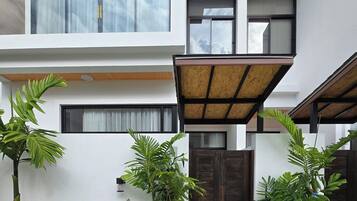 Biệt thự, 3 phòng ngủ, quang cảnh núi | Két bảo mật tại phòng, bàn, màn/rèm cản sáng, phòng cách âm