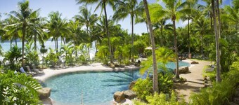 Frangipani 102 beachfront apartment