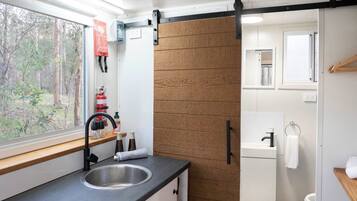 Dutxa, assecador de cabells i tovalloles