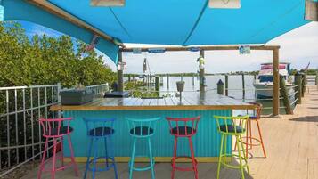 Bar (in der Unterkunft)