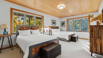 4 bedrooms, desk, free WiFi, bed sheets