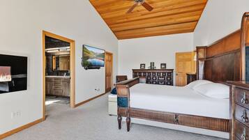 4 عدّة غرف نوم ومكتب وواي فاي مجانًا وملاءات أسرّة