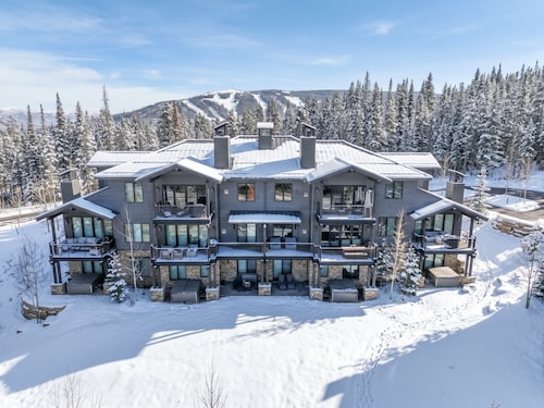 Moonlight Basin Lookout | Patio Views & Ski In/Out