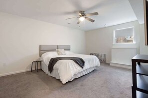 1 habitación, tabla de planchar con plancha, cuna de viaje y wifi 