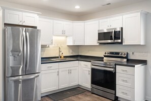 Mikroaaltouuni, uuni, liesi