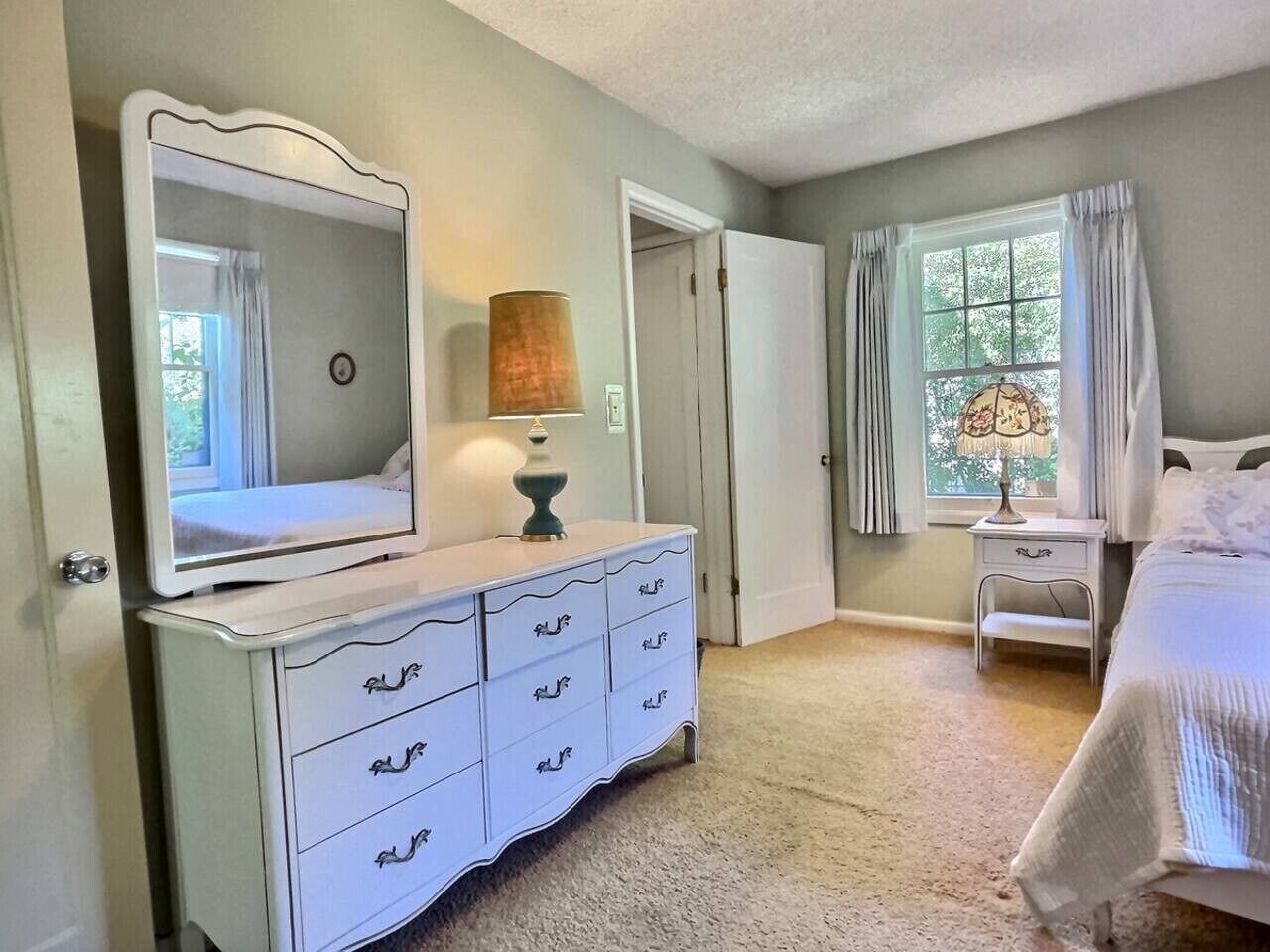 3 dormitoris, planxa i posts de planxar, wifi i roba de llit 