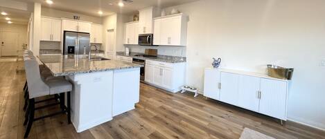 Microwave, oven, stovetop, dishwasher