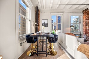 Dining - Cityscape Luxe - Walk to Gaslamp & Petco (San Diego)