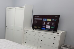 3 bedrooms, iron/ironing board, travel cot, free WiFi