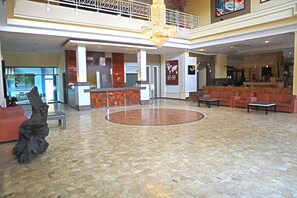 Lobby - PLUM Prestige Hotel Juanda (Sidoarjo)