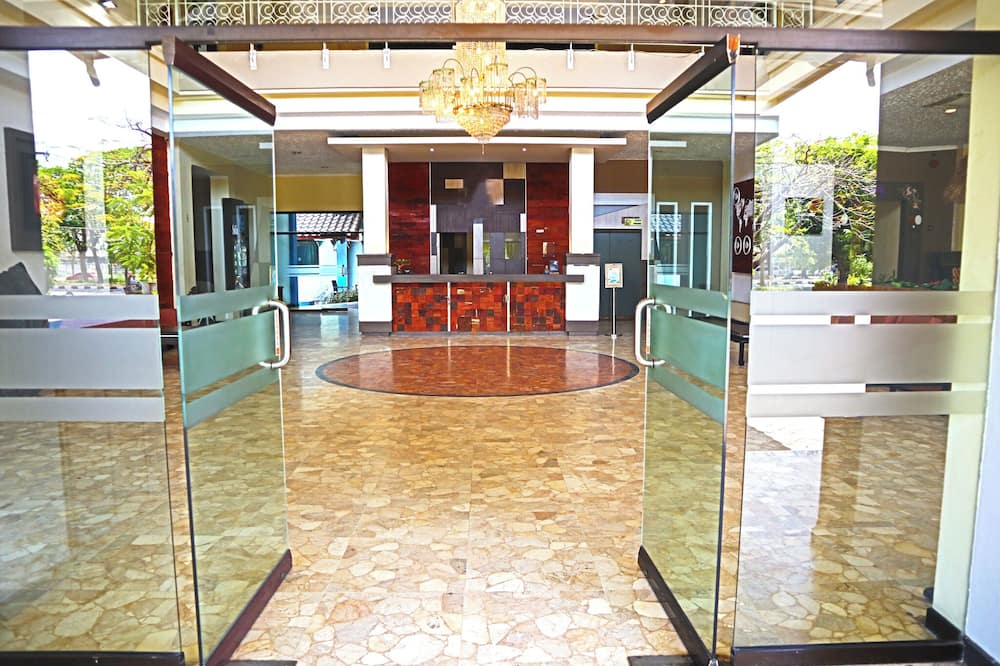 PLUM Prestige Hotel Juanda