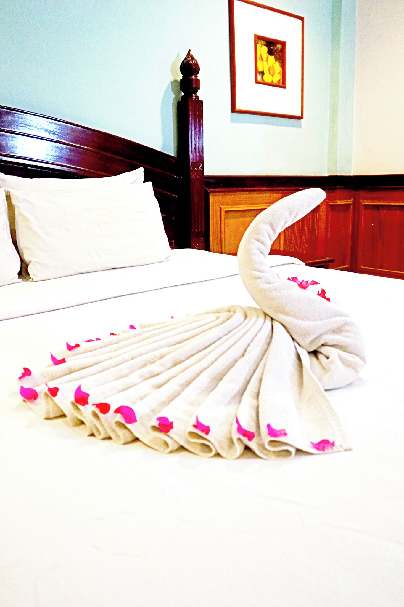 Classic Suite, 1 King Bed, Non Smoking | Desk, free WiFi