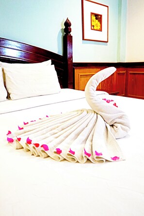 Suíte clássica, 1 cama King, para não fumantes | Escrivaninha, Wi-Fi de cortesia