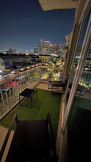 Property grounds - Luxury Midtown Stay w/ Stunning Skyline Views (Houston)
