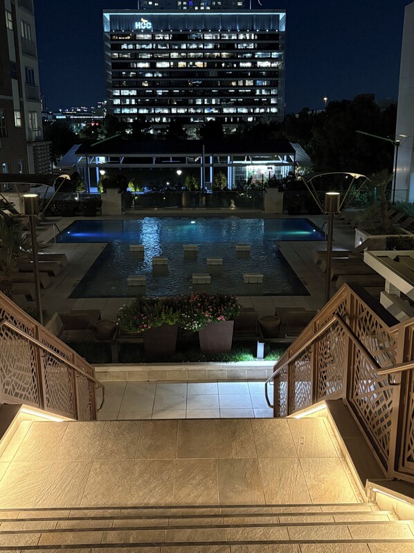 Outdoor pool - Luxury Midtown Stay w/ Stunning Skyline Views (Houston)