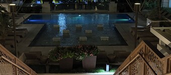 Luxury Midtown Stay w/ Stunning Skyline Views