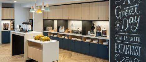 Tägliches inbegriffenes kontinentales Frühstück