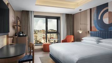 Hochwertige Bettwaren, Minibar, Zimmersafe, Schreibtisch