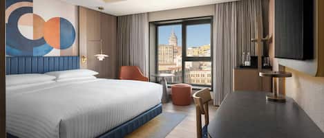 Kaliteli yatak takımı, minibar, odada kasa, masa