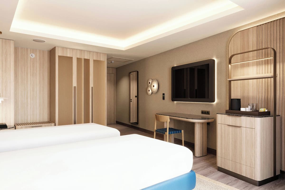 Room, 2 Twin Beds, Non Smoking | Hypo-allergenic bedding, desk, free cribs/infant beds, rollaway beds