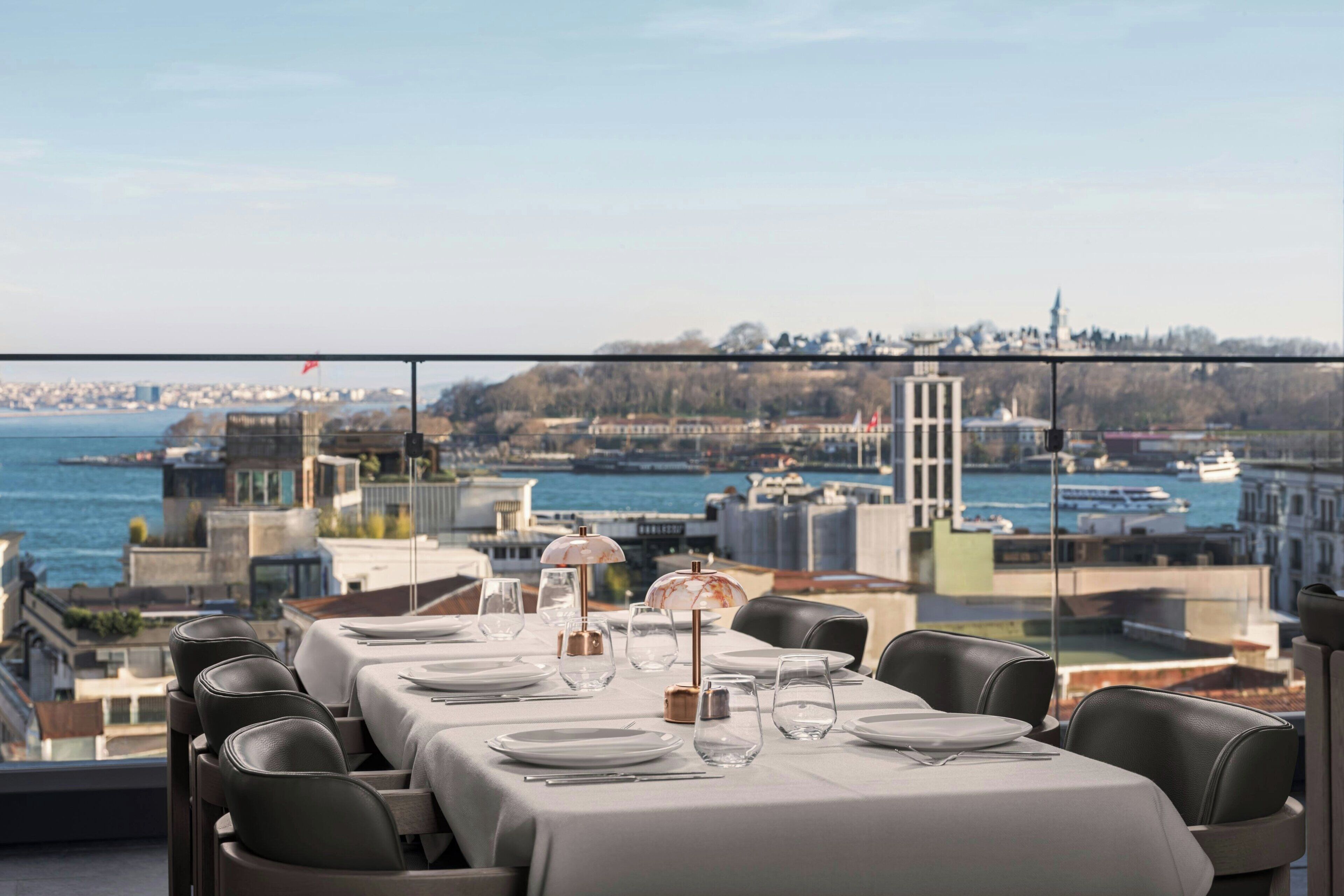 2 Restaurants, Frühstück