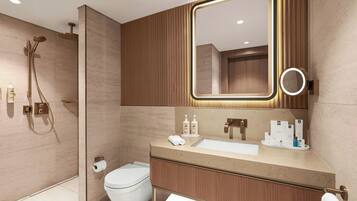 Dusj, dusjhode med hydromassaje, miljøvennlige toalettsaker og hårføner