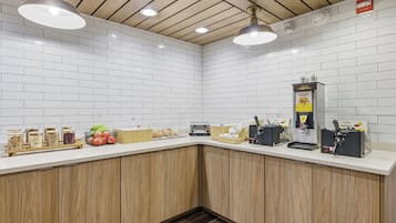 Free daily continental breakfast