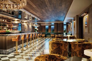 Cocktailbar, buitendiner, dagelijks geopend
