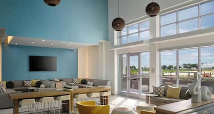 Element Pooler Savannah Airport