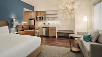 Studio, 1 King Bed with Sofa bed | Free WiFi, bed sheets