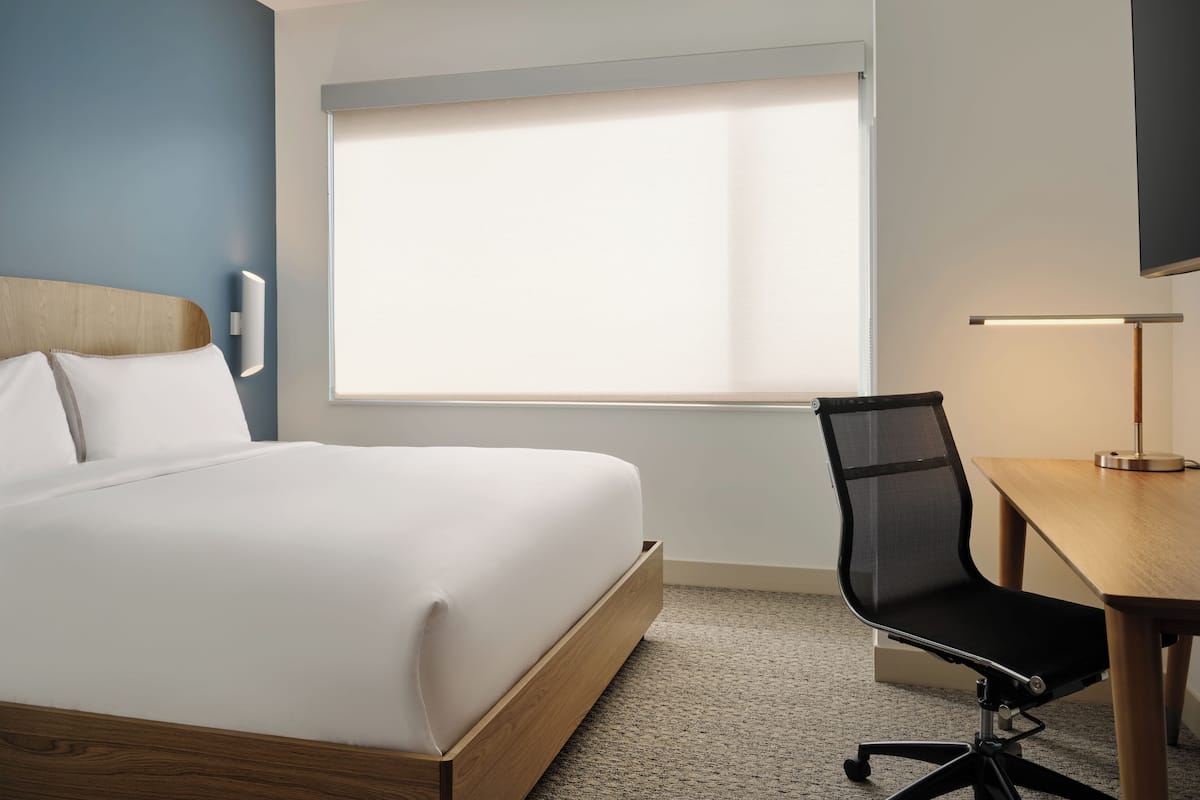 واي فاي مجانًا وملاءات أسرّة